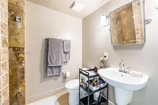 690 SW 1st Ct, Miami, FL 33130 - Photo 14