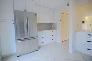 10196 SW 77th Ct, Miami, FL 33156 - Photo 4