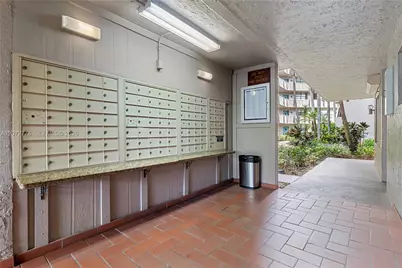 1101 Colony Point Circle #123, Pembroke Pines, FL 33026 - Photo 14