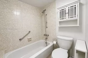 1101 Colony Point Cir, Pembroke Pines, FL 33026 - Photo 10