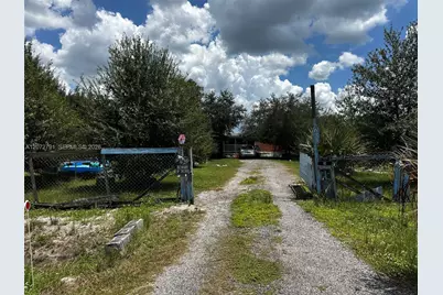 635 N Fronda, Clewiston, FL 33440 - Photo 16