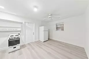 596 NW 109th St, Miami, FL 33168 - Photo 4