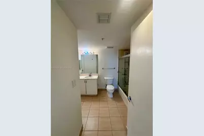 1750 N Bayshore Dr #2406, Miami, FL 33132 - Photo 14