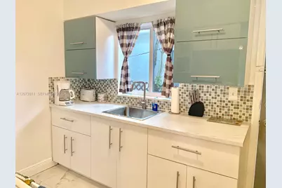 2 NE 45th St #4, Miami, FL 33137 - Photo 6