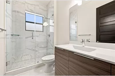 8875 NW 161st Ter, Miami Lakes, FL 33018 - Photo 20