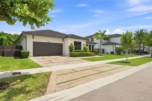 8875 NW 161st Terrace, Miami Lakes, FL 33018 - Photo 2