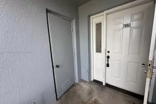 2003 SE 27th Dr, Homestead, FL 33035 - Photo 2