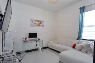 8820 NW 155th Ter, Miami Lakes, FL 33018 - Photo 6