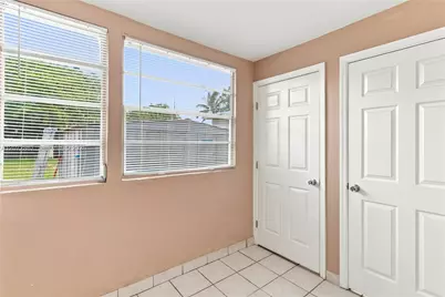 126 SE 4th St, Hallandale Beach, FL 33009 - Photo 14