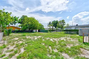 126 SE 4th St, Hallandale Beach, FL 33009 - Photo 30