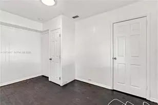 126 SE 4th St, Hallandale Beach, FL 33009 - Photo 12