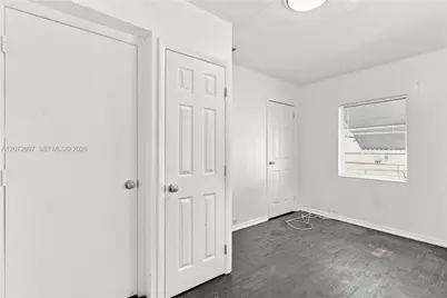 126 SE 4th St, Hallandale Beach, FL 33009 - Photo 14