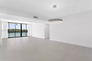 1000 Venetian Way, Miami, FL 33139 - Photo 2