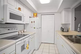 380 NW 69th Ave, Plantation, FL 33317 - Photo 4