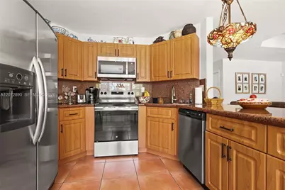 15867 SW 44th St, Miami, FL 33185 - Photo 10