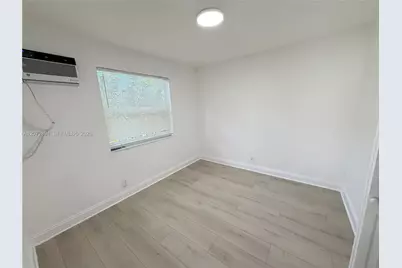 305 NW 1st Ave #4, Hallandale Beach, FL 33009 - Photo 10