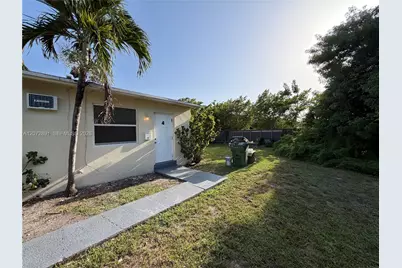 305 NW 1st Ave #4, Hallandale Beach, FL 33009 - Photo 1