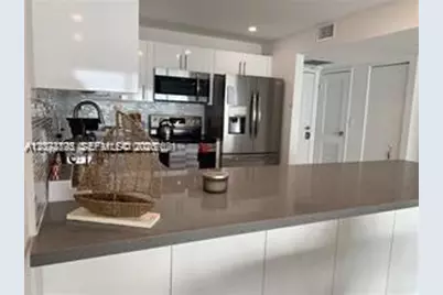 100 Bayview Dr #2010, Sunny Isles Beach, FL 33160 - Photo 6