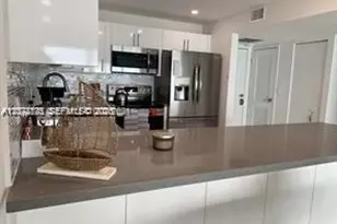 100 Bayview Dr, Sunny Isles Beach, FL 33160 - Photo 6