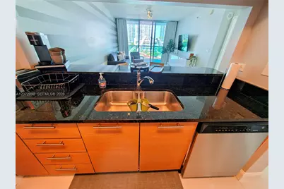 31 SE 5th St #909, Miami, FL 33131 - Photo 6