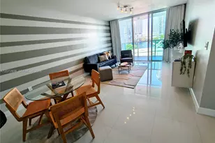 31 SE 5th St, Miami, FL 33131 - Photo 8