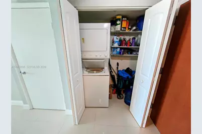 31 SE 5th St #909, Miami, FL 33131 - Photo 20
