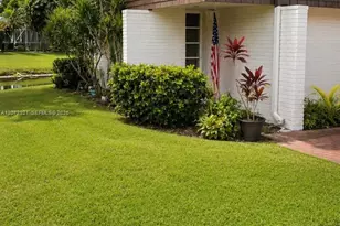 5700 White Hickory Cir, Tamarac, FL 33319 - Photo 32