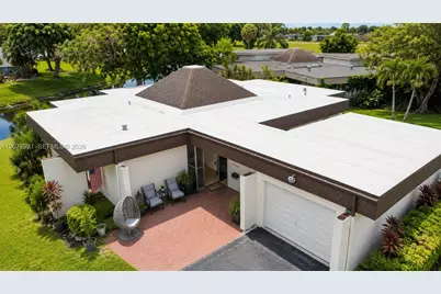 5700 White Hickory Cir, Tamarac, FL 33319 - Photo 2