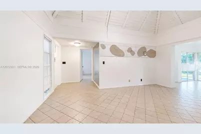 5700 White Hickory Cir, Tamarac, FL 33319 - Photo 10