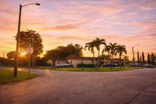 5700 White Hickory Cir, Tamarac, FL 33319 - Photo 8