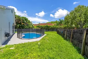 1038 SW 120th Way, Davie, FL 33325 - Photo 28