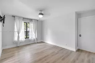 1038 SW 120th Way, Davie, FL 33325 - Photo 12
