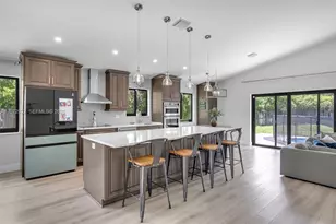 1038 SW 120th Way, Davie, FL 33325 - Photo 2