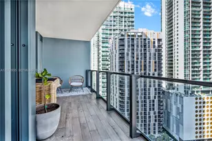 68 SE 6th St, Miami, FL 33131 - Photo 4