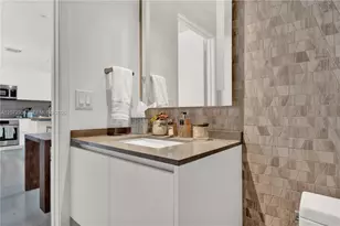 68 SE 6th St, Miami, FL 33131 - Photo 16