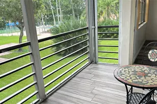 1200 St Charles Pl, Pembroke Pines, FL 33026 - Photo 4