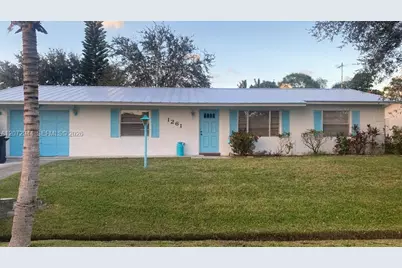 1261 SE Mendavia Ave, Port Saint Lucie, FL 34952 - Photo 2