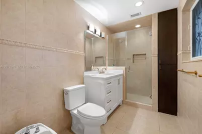 8901 Hawthorne Ave, Surfside, FL 33154 - Photo 12