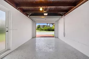 8901 Hawthorne Ave, Surfside, FL 33154 - Photo 26