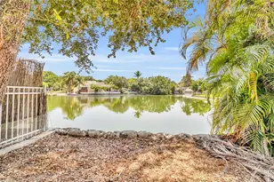 7407 Big Cypress Dr, Miami Lakes, FL 33014 - Photo 28