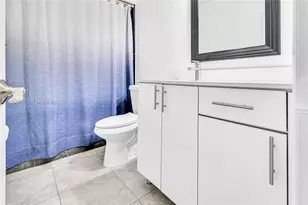 7407 Big Cypress Dr, Miami Lakes, FL 33014 - Photo 20