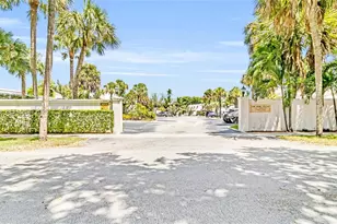 7407 Big Cypress Dr, Miami Lakes, FL 33014 - Photo 30