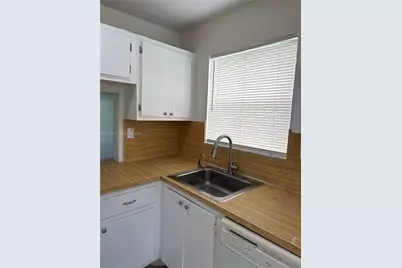8380 Sands Point Blvd #J310, Tamarac, FL 33321 - Photo 4
