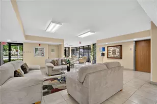 8900 Washington Blvd, Pembroke Pines, FL 33025 - Photo 10