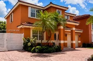 19727 NW 84th Pl, Hialeah, FL 33015 - Photo 1