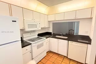 10452 NW 10th St, Pembroke Pines, FL 33026 - Photo 6
