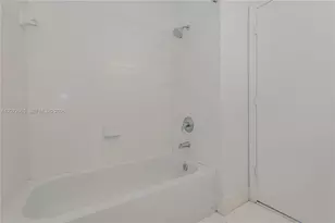 3390 NE 10th St, Homestead, FL 33033 - Photo 12