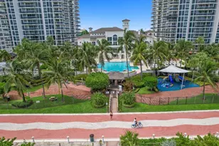 4775 Collins Ave, Miami Beach, FL 33140 - Photo 2