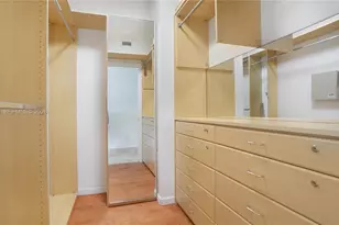 4775 Collins Ave, Miami Beach, FL 33140 - Photo 38