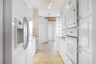 4775 Collins Ave, Miami Beach, FL 33140 - Photo 26